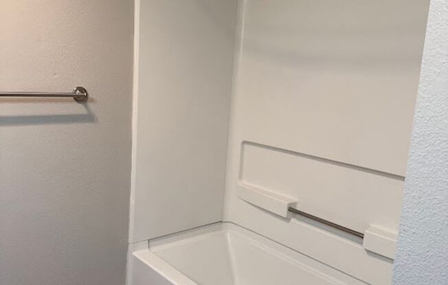 2 beds, 2 baths, 1,070 sqft, $1,675, Unit 06-104