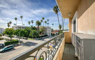 Apartment Building in Los Angeles