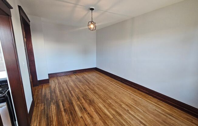 1 bed, 1 bath, 1,025 sqft, $1,350, Unit 905-15