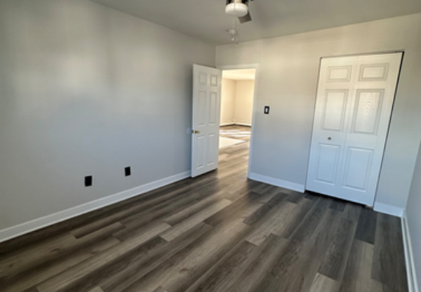 300 W ASHLAND AVE
