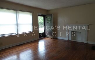 3 beds, 1 bath, $995