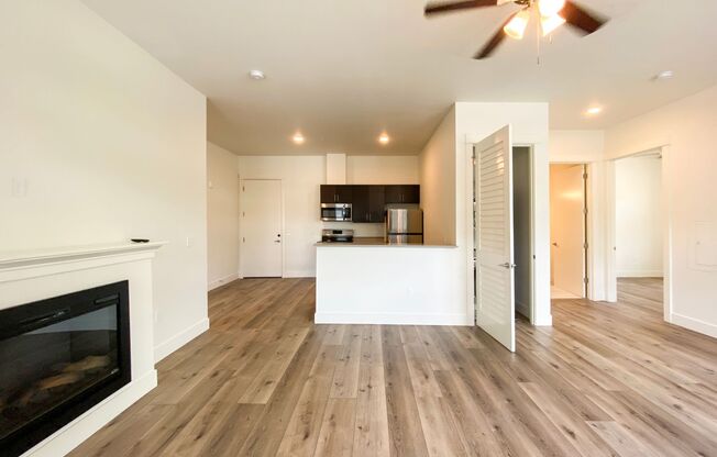 3 beds, 2 baths, 980 sqft, $2,375, Unit 220