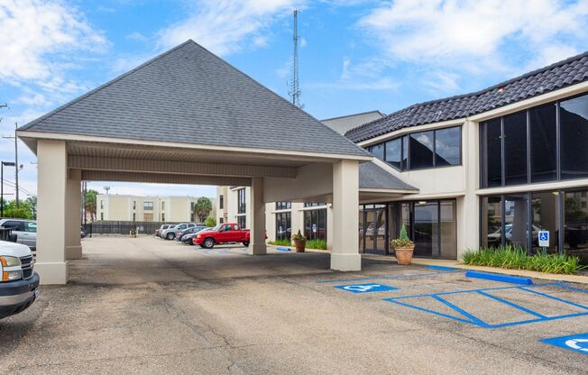 2BR 2BA Condo Downtown (Riverview Condominiums)