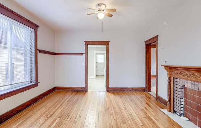 Charming & Comfortable 2 Bedroom Duplex Walking Distance to the Old Market!!