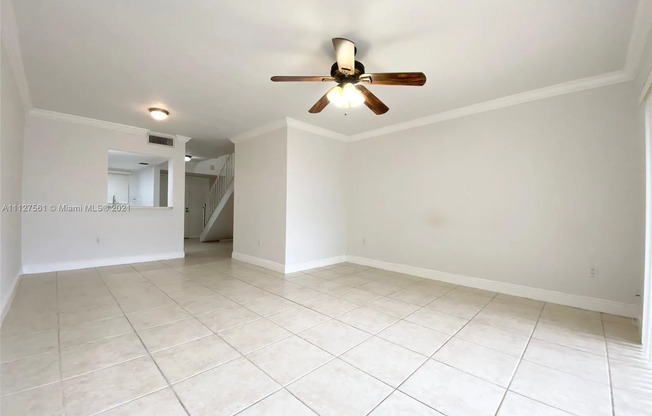 9371 FONTAINEBLEAU BLVD