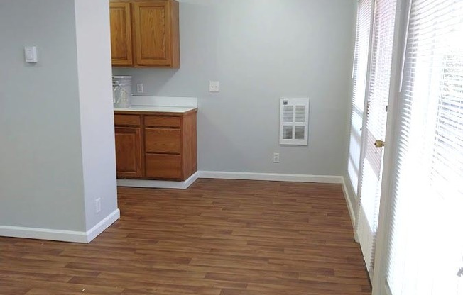 1 bed, 1 bath, 710 sqft, $1,795, Unit 09