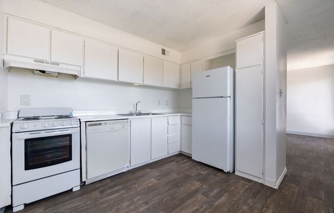 2 beds, 1 bath, 780 sqft, $1,149, Unit 11502