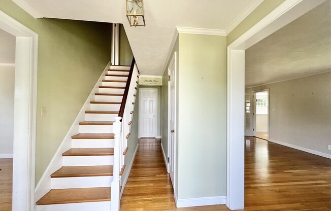 82 MT VERNON RD W