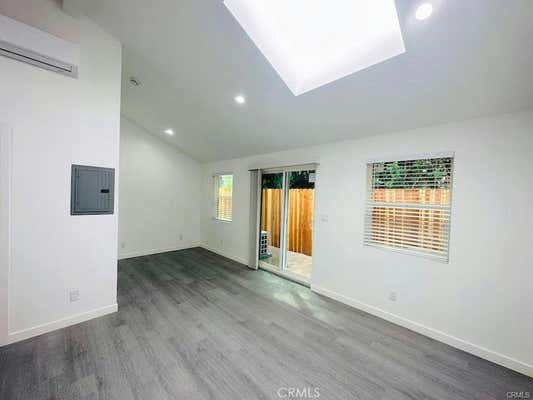 Studio, 1 bath, 400 sqft, $1,975