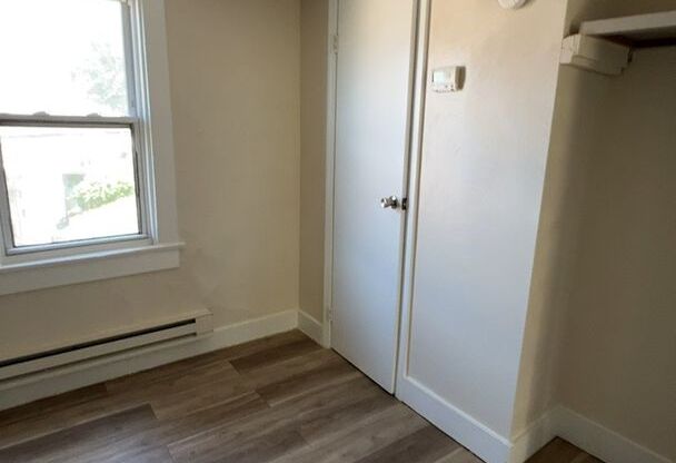 1 bed, 1 bath, 800 sqft, $595