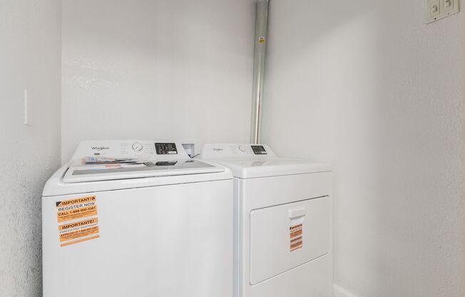 2 beds, 1 bath, 880 sqft, $1,199, Unit 232