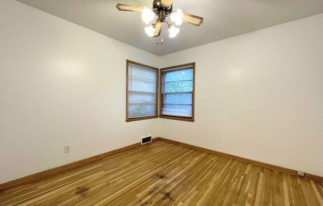 3 beds, 1 bath, $1,200