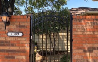 1309 AUTUMN CHASE SQ