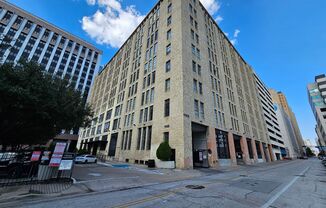 CONDO IN DOWNTOWN DALLAS!  Secure assigned  Parking, Internet, Washer Dryer and MORE Included!