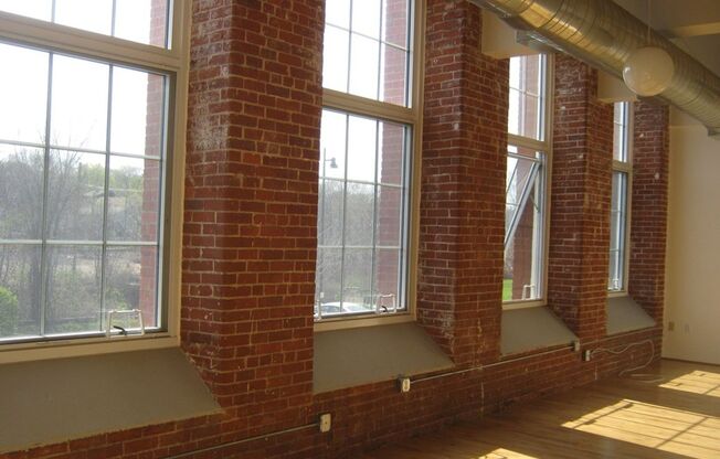 Studio, 1 bath, 1,287 sqft, $2,274, Unit 132