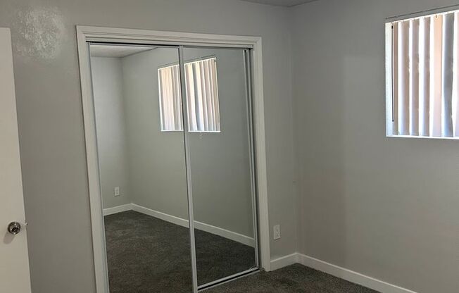 2 beds, 1 bath, 810 sqft, $1,195, Unit 76