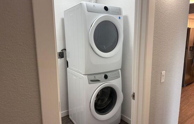 2 beds, 1 bath, 853 sqft, $2,625, Unit 6B