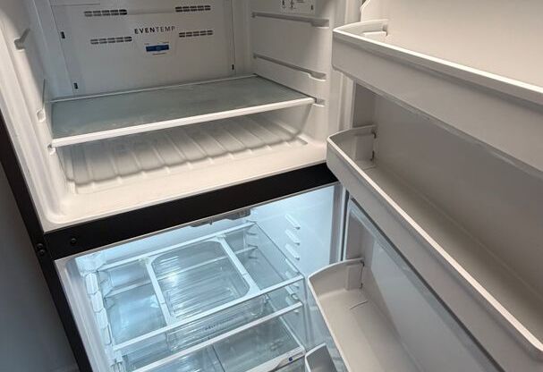 1 bed, 1 bath, 675 sqft, $799, Unit 3338-19