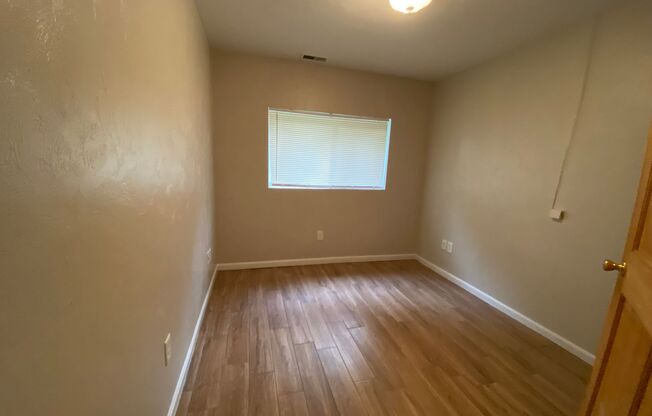 3 beds, 1 bath, $1,500, Unit 1213 Lafayette