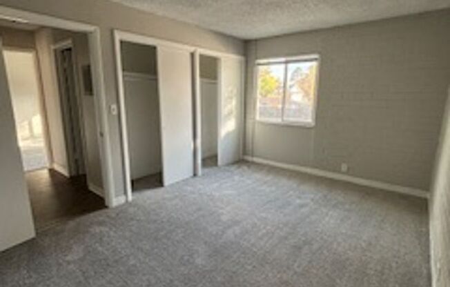 2 beds, 1 bath, 900 sqft, $1,195, Unit Unit 09