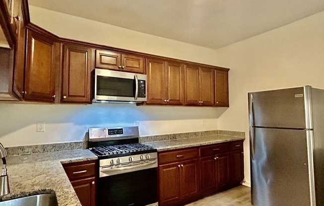 2 beds, 1 bath, $2,400, Unit 1