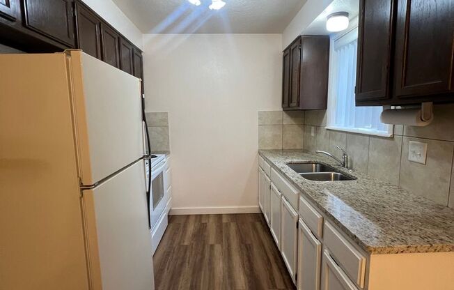 2 beds, 1 bath, $975, Unit 1616 S Von Elm