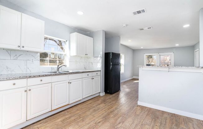 Spacious 4-Bedroom Home in Prime Dallas Location Near Transit, Schools & Downtown Access