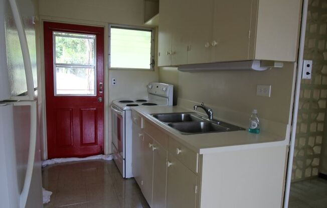 2 beds, 1 bath, $1,695