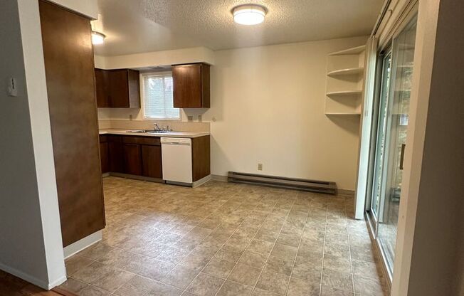 2 beds, 1 bath, $1,250