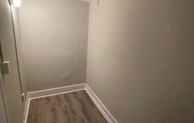 Studio, 1 bath, 470 sqft, $995, Unit B2