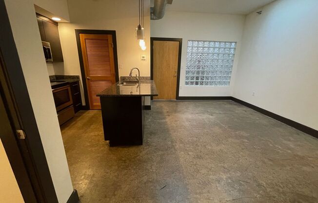 1 bed, 1 bath, 562 sqft, $1,279, Unit 307