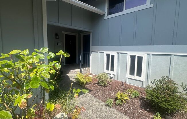 Blue Heron Townhome - Split Level 2 Bedroom located near Winslow