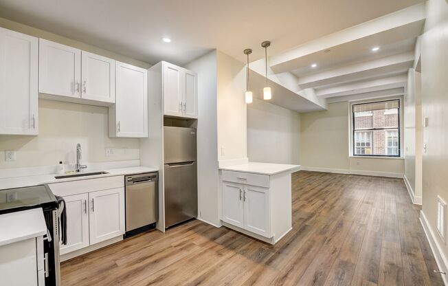 1 bed, 1 bath, 700 sqft, $2,295, Unit 1016