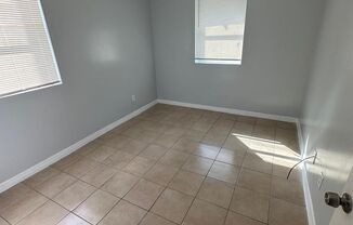 2 beds, 1 bath, 750 sqft, $900, Unit Unit 4