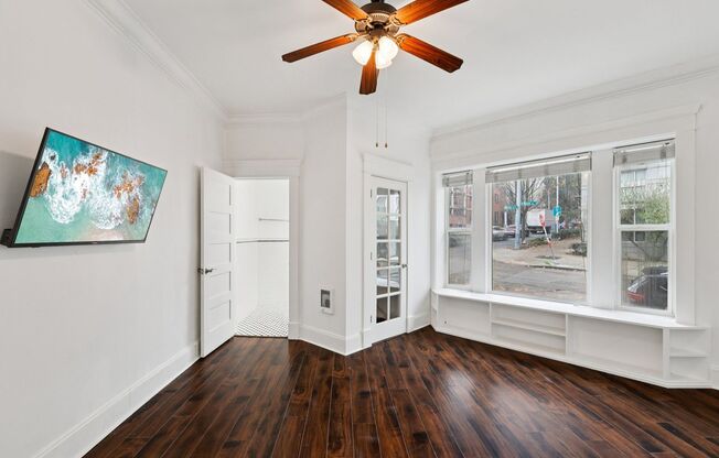 Studio, 1 bath, 375 sqft, $1,425, Unit 209