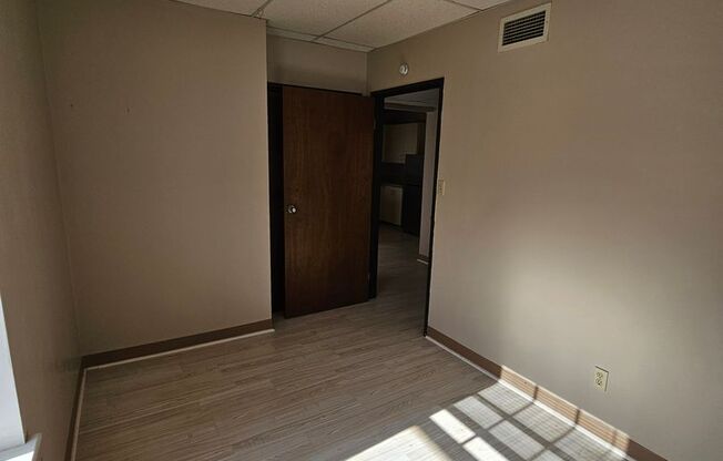 1 bed, 1 bath, 600 sqft, $550, Unit 503