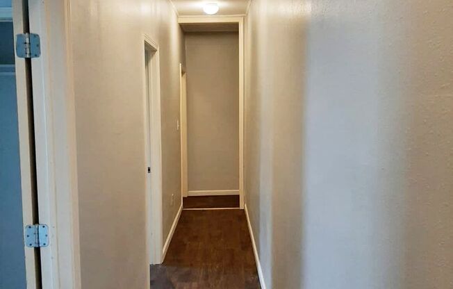 1 bed, 1 bath, $550, Unit 1545 Ave B C DW