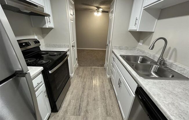 1 bed, 1 bath, 714 sqft, $1,350, Unit 243B