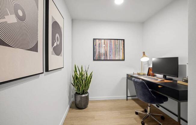 Work Desk at Riverfront Everett, Washington, 98201