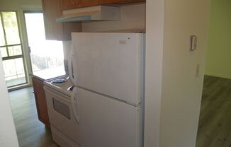 2 beds, 1 bath, $2,400, Unit 20