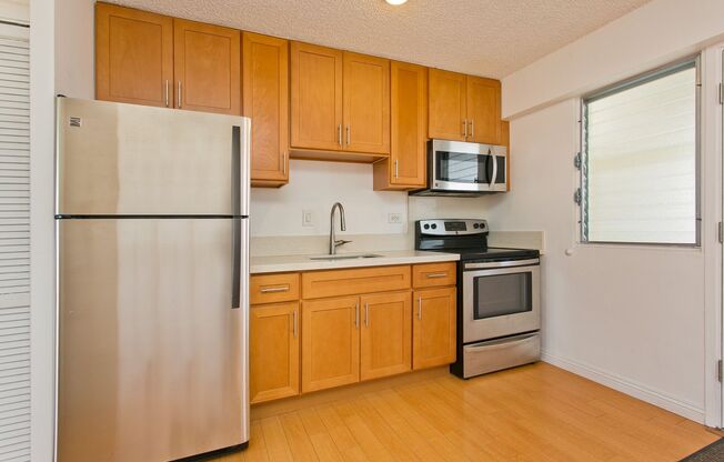 AVAILABLE NOW !!!!  Conveniently Located One Bedroom/One Bath/One Parking in downtown -