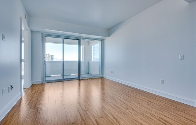 2 beds, 2 baths, $2,450, Unit # 2407