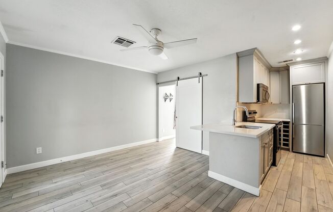 Heart of Phoenix Living – Modern 1BR with Amenities