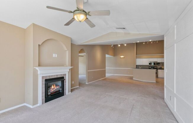 Gorgeous Condo in Soughtafter Intracoatsal West Neighborhood!