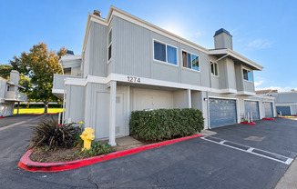Ralston Village Townhome- Great Amenities!