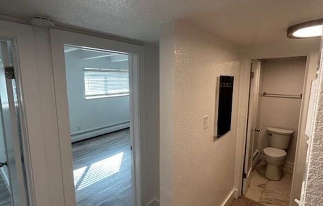 2 beds, 1 bath, 842 sqft, $1,350, Unit Apt 5