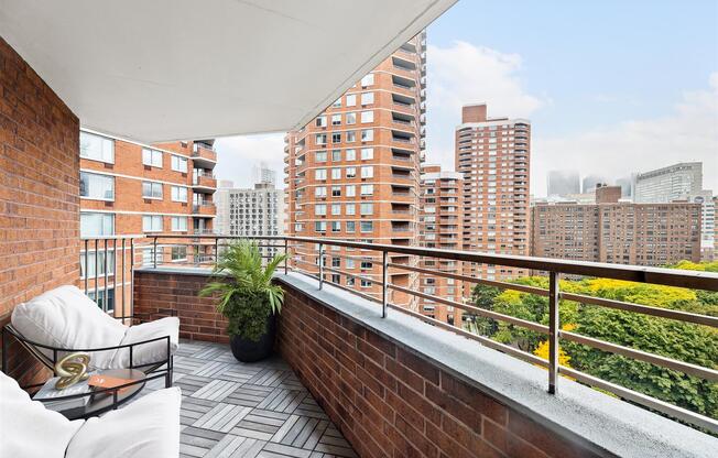 2 beds, 1 bath, 670 sqft, $5,465, Unit 8E