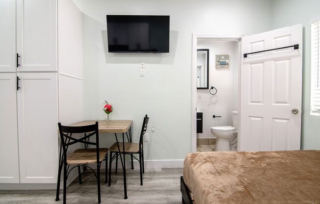 Studio, 1 bath, 141 sqft, $1,095.42, Unit 23