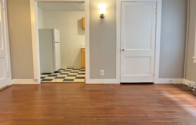 1 bed, 1 bath, 750 sqft, $1,595, Unit 869-4