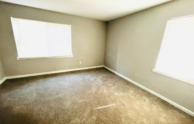 1 BEDROOM MOVE IN SPECIAL $1,025